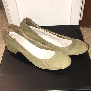 Jeffrey Campbell Flats size 8